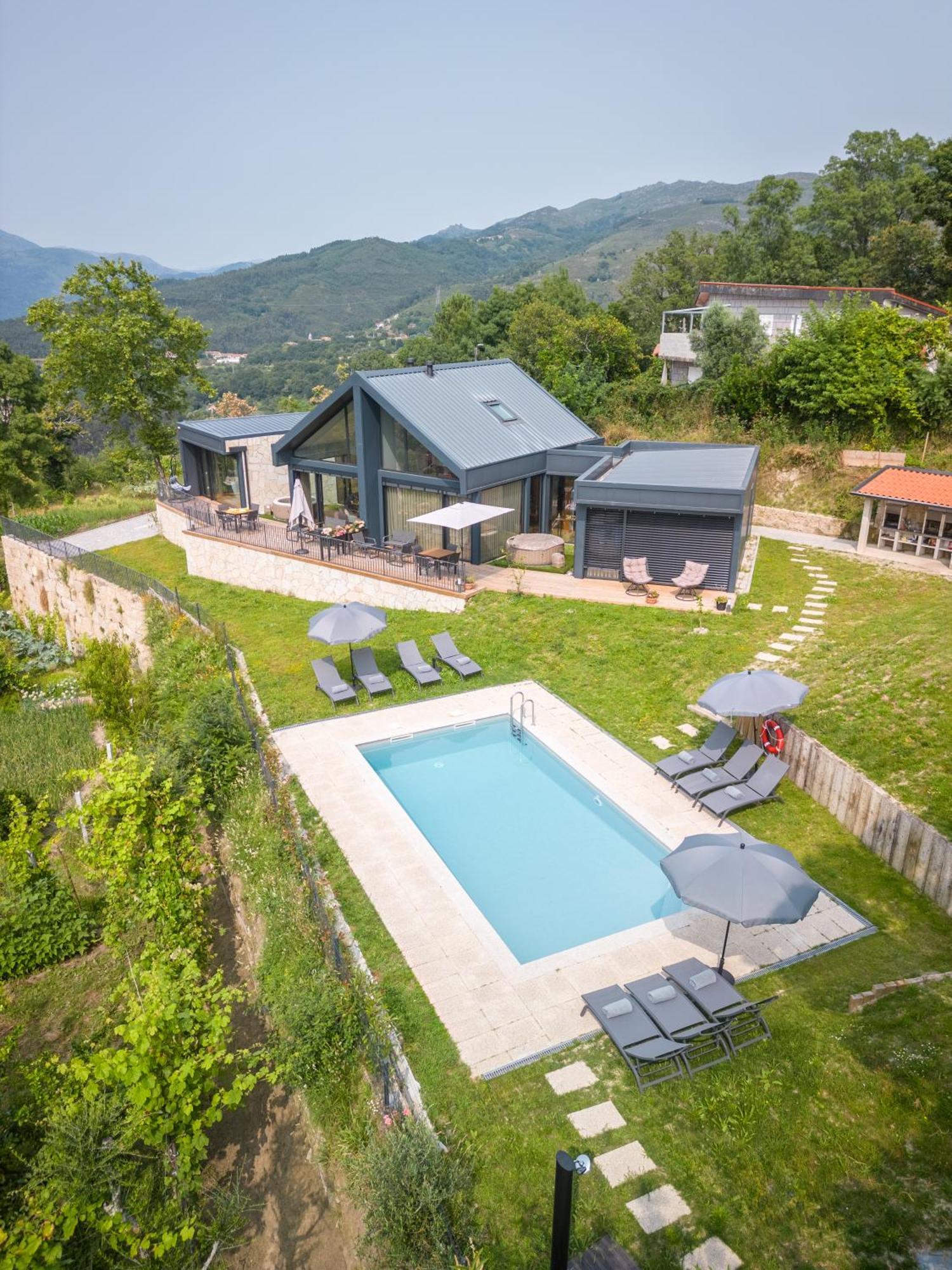 Casas De Bouro 1 Casa Hortensias Holiday home *
